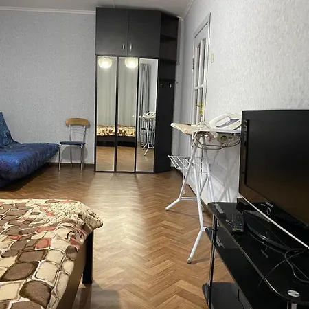 1 Room Apartment *